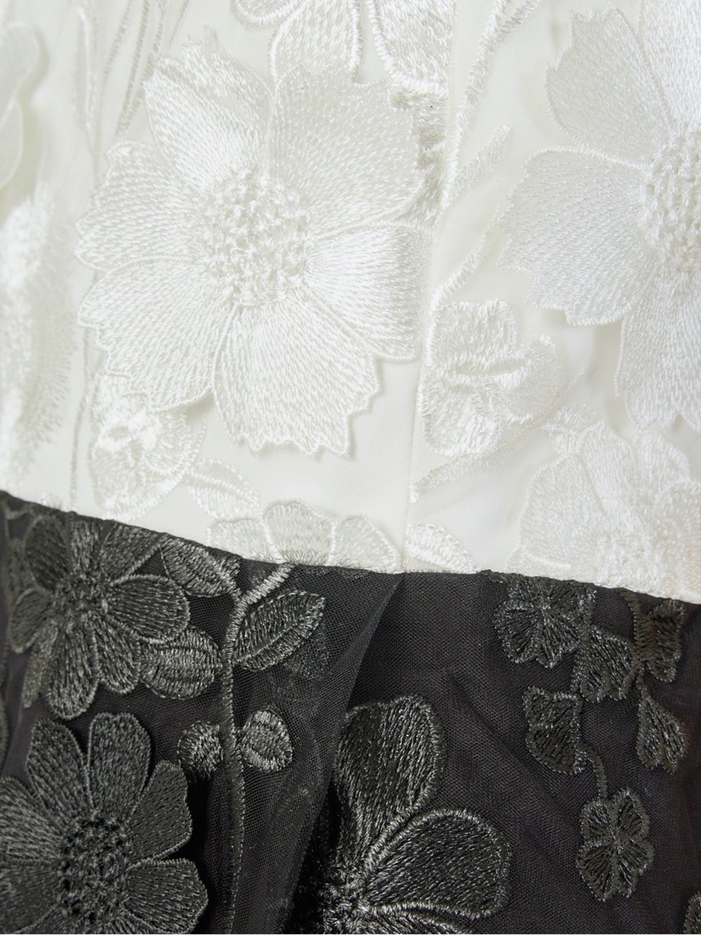 Endless Rose Floral Appliqué Colorblock Midi Dress in White & Black NEW Size S - Picture 3 of 11